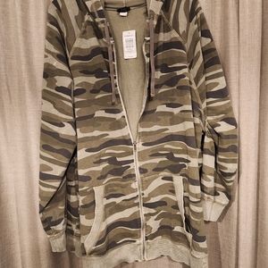 Torrid camo zip up hoodie size 5